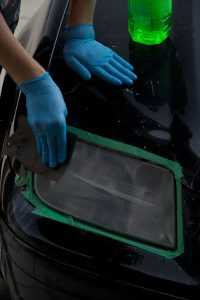 تنظيف مصابيح السيارة الأمامية