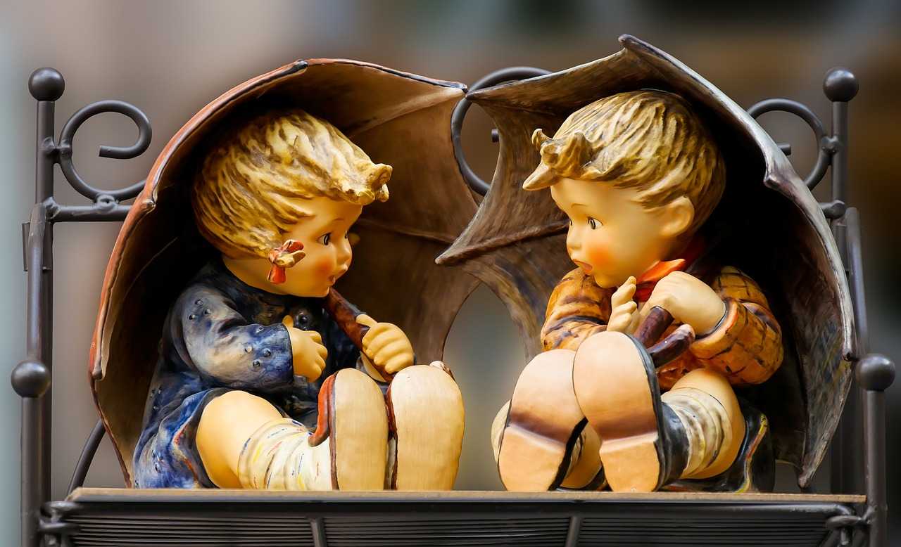 Children-Garden-Statues-Decoration-Umbrella-Figures-2310341.jpg