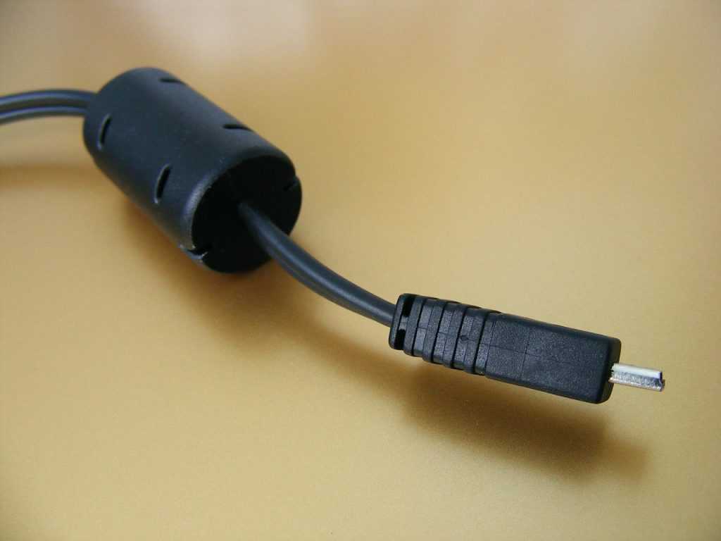 كيبل USB الهاتف لا يعمل ولا يشحن