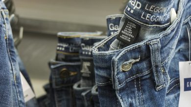 طريقة الحفاظ على لون الجينز